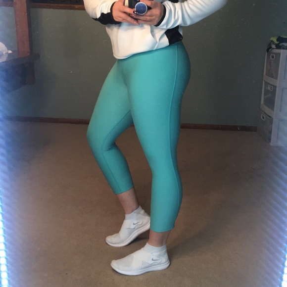 nike ten less plastic bottles capri